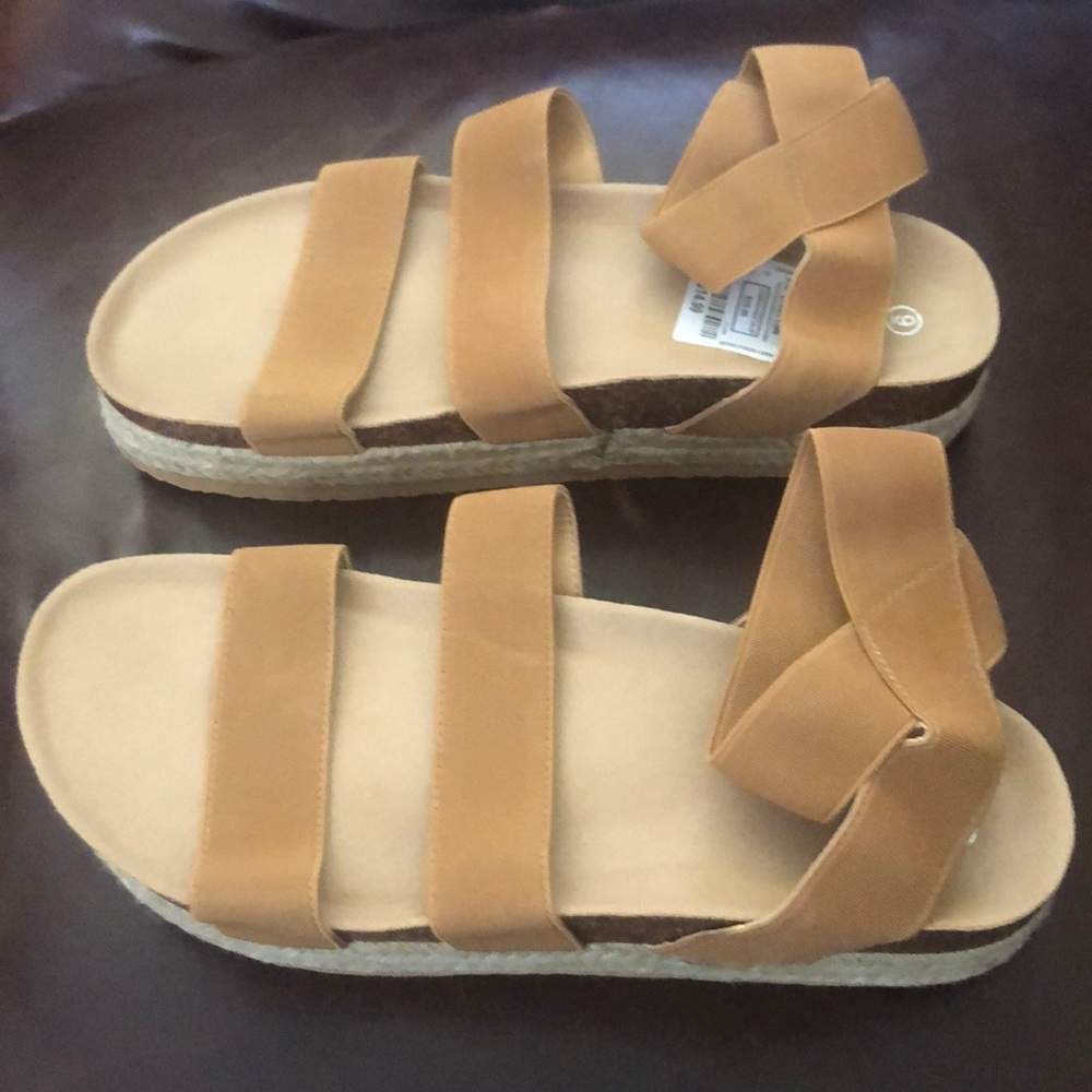 Ladies platform sandals